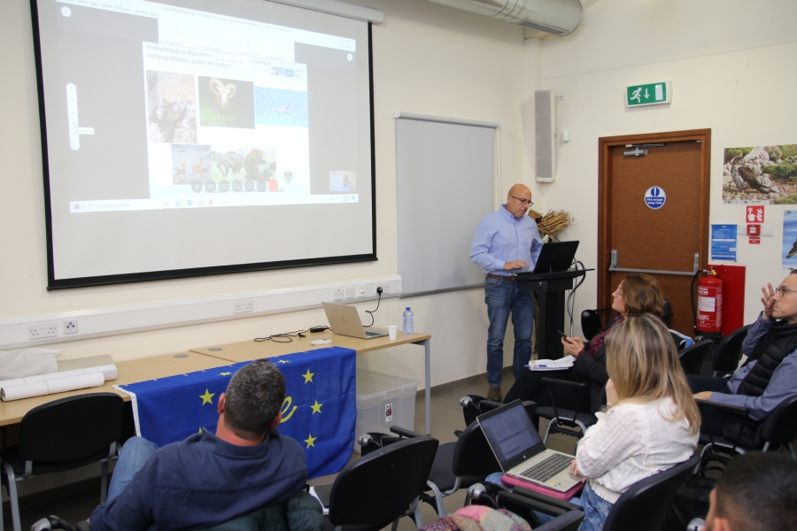 Solutions and challenges for the coexistence of Bonelli’s Εagle and bird breeders