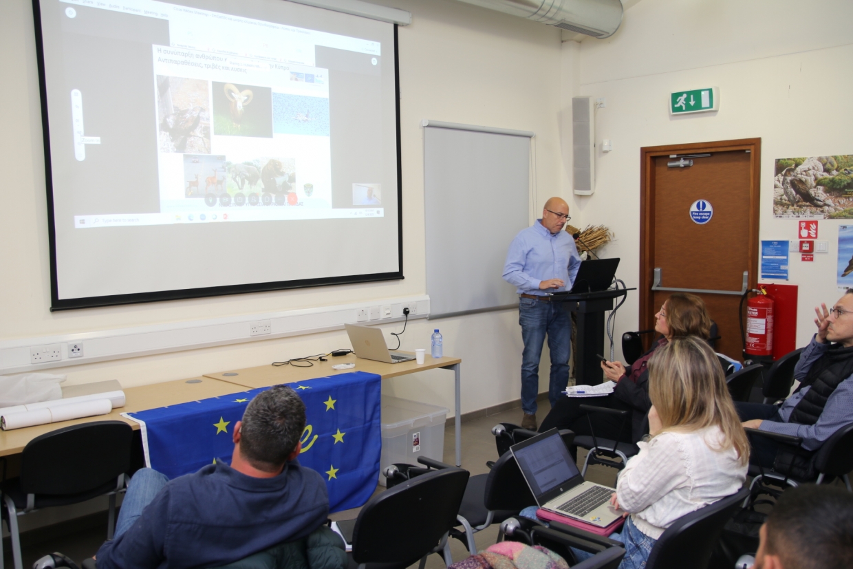 Solutions and challenges for the coexistence of Bonelli’s Εagle and bird breeders